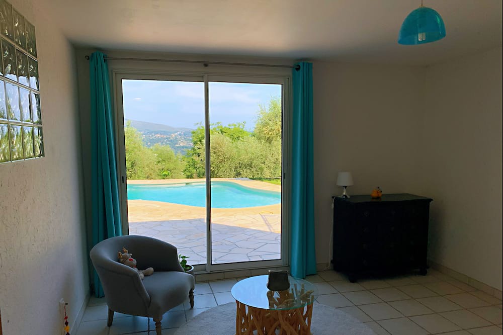 Photo of Livingroom in Gattieres