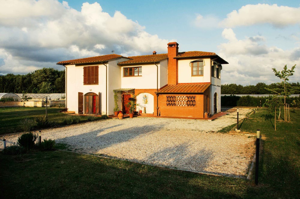 Photo of Outdoor in Cascina