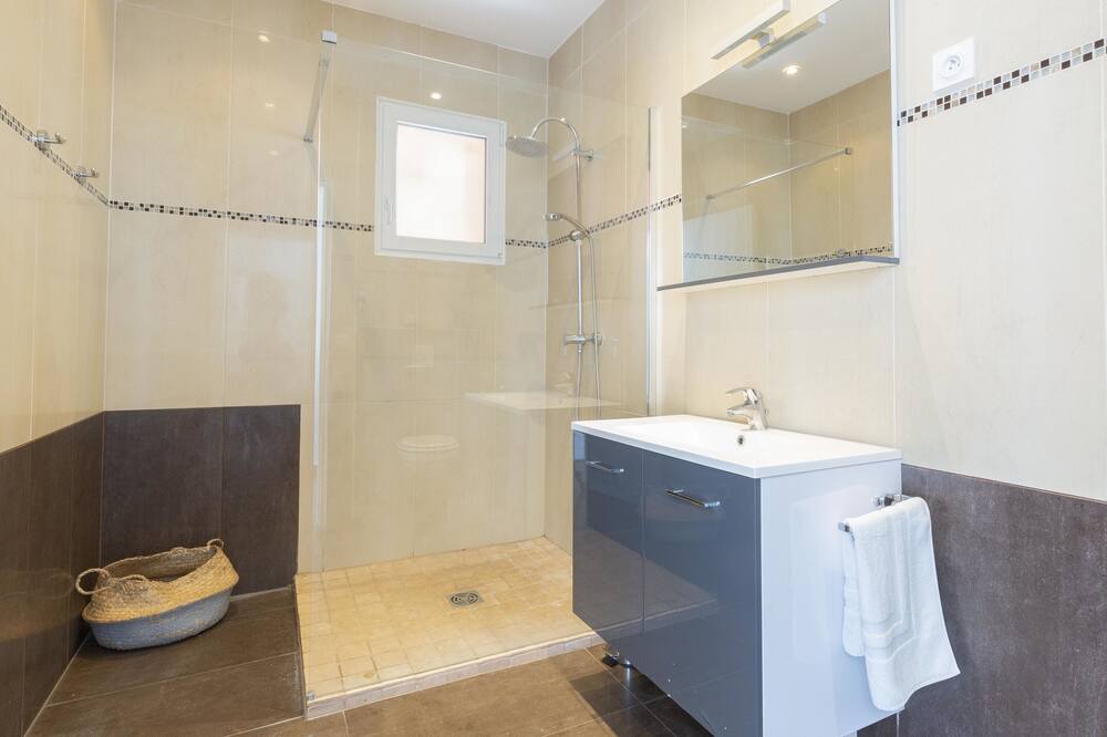 Photo of Bathroom in Theoule-Superieur