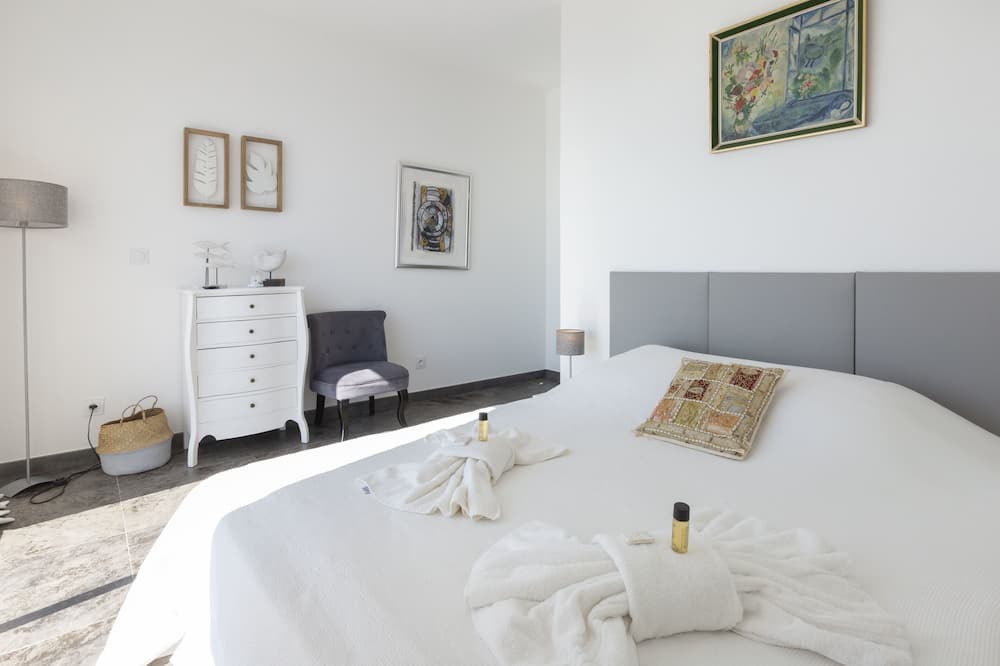 Photo of Bedroom in Theoule-Superieur