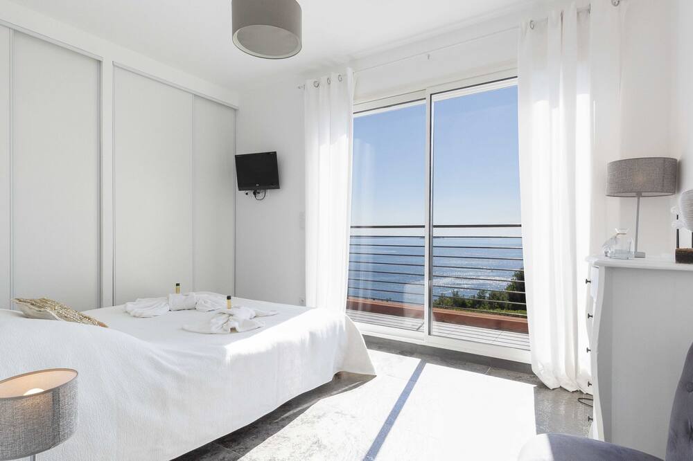 Photo of Bedroom in Theoule-Superieur
