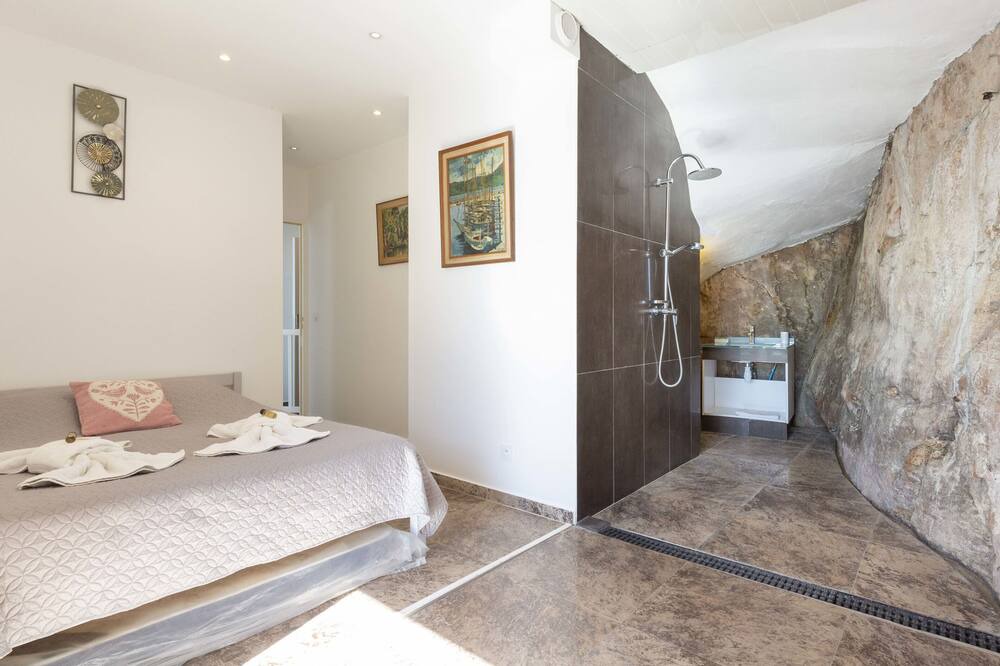 Photo of Bedroom in Theoule-Superieur