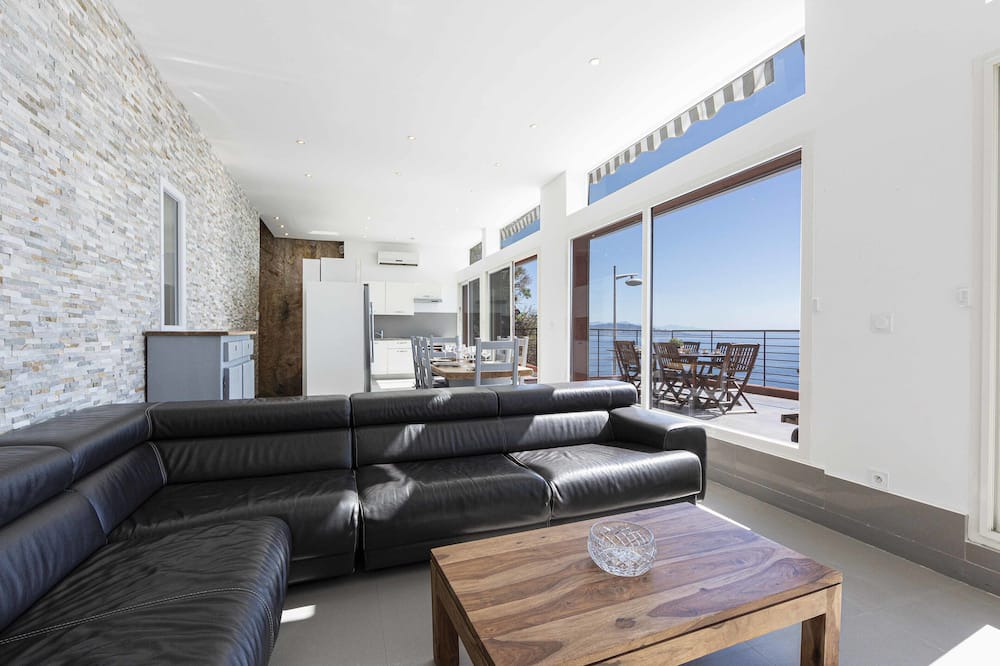 Photo of Livingroom in Theoule-Superieur