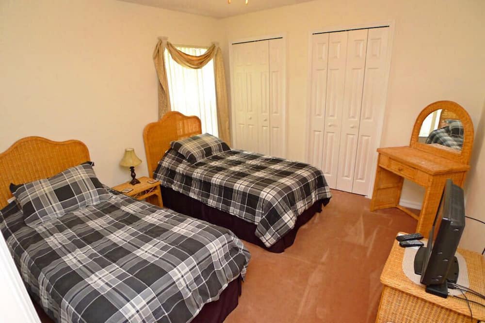 Photo of Bedroom in Greater Groves