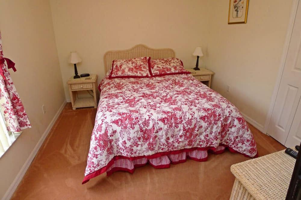 Photo of Bedroom in Greater Groves