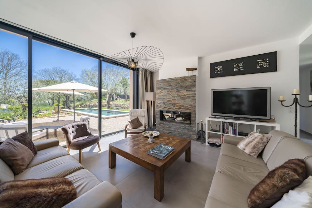Photo of Livingroom in Saint-Jacques