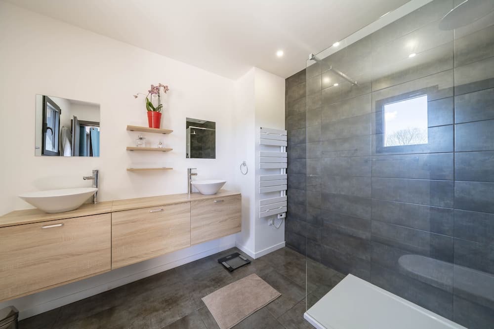 Photo of Bathroom in Saint-Jacques