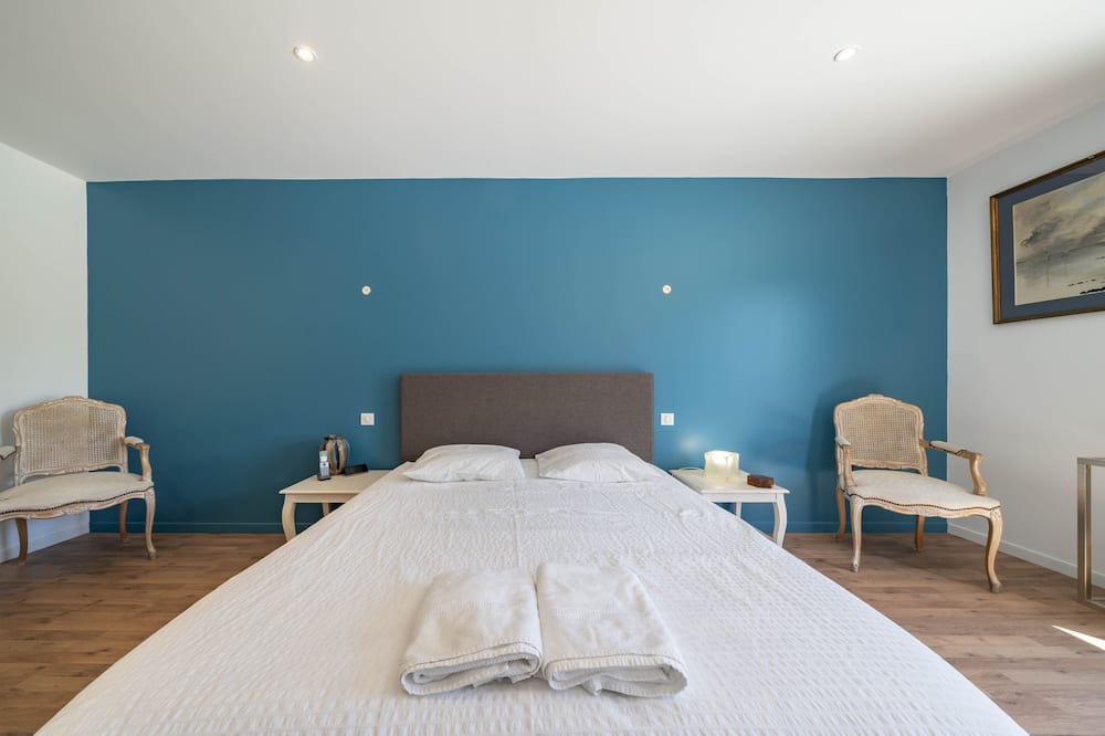 Photo of Bedroom in Saint-Jacques