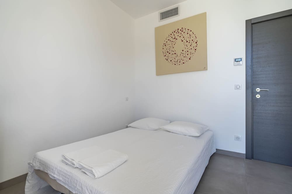 Photo of Bedroom in Saint-Jacques