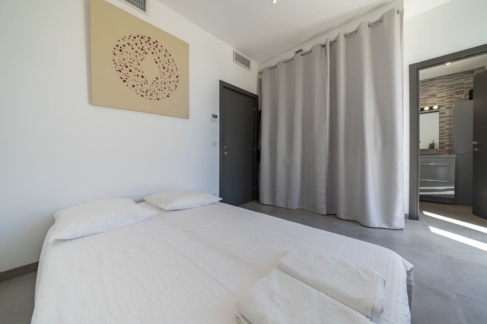 Photo of Bedroom in Saint-Jacques