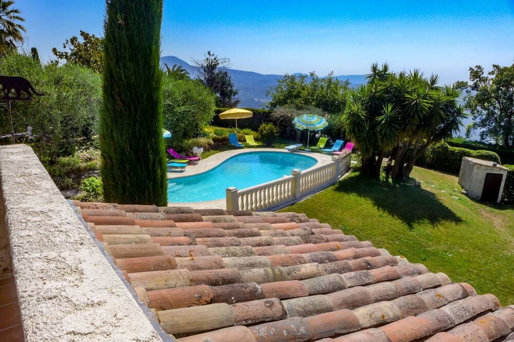Photo of Outdoor in Gattieres
