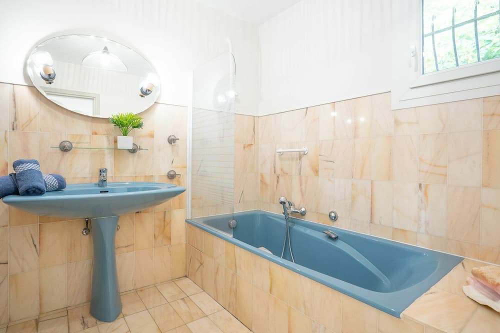 Photo of Bathroom in Gattieres