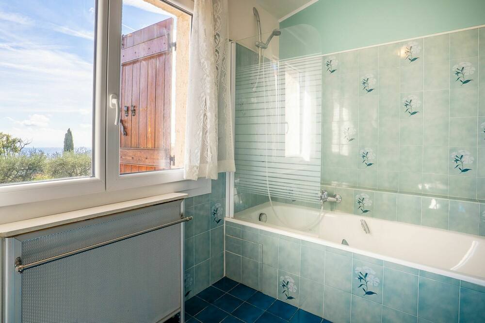 Photo of Bathroom in Gattieres