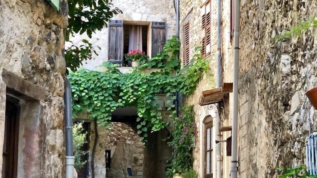 Photo of Outdoor in Gattieres
