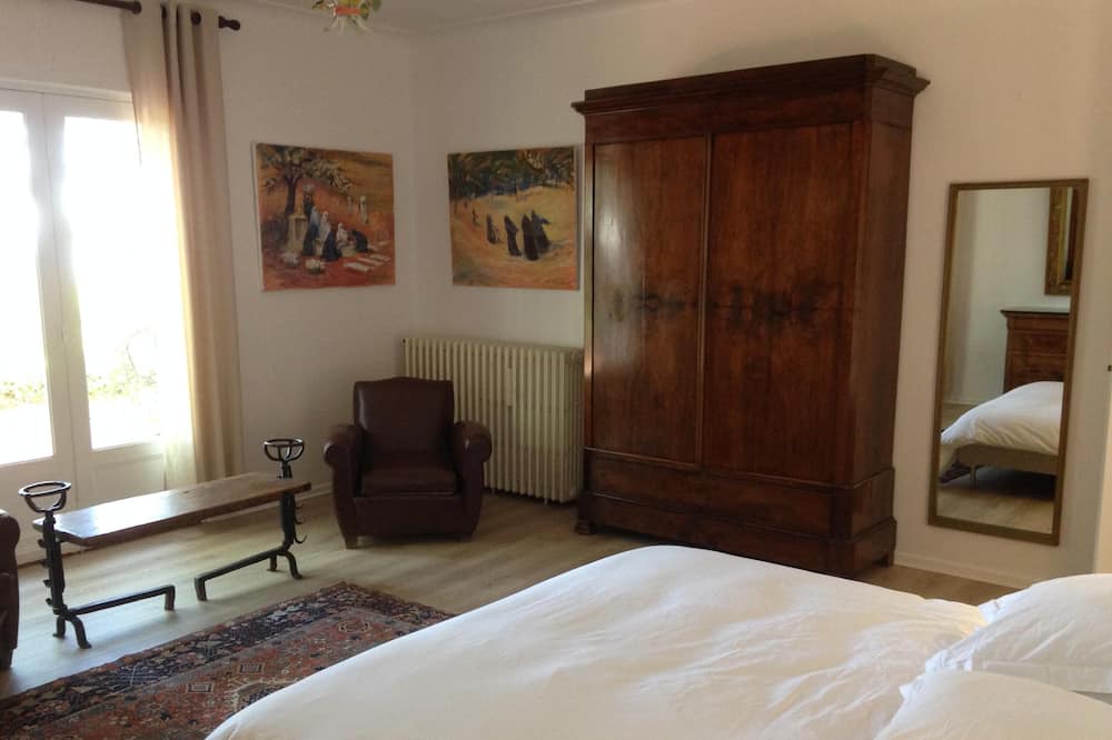 Photo of Bedroom in Chateauneuf-Grasse
