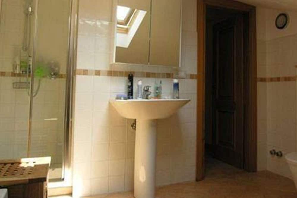Photo of Bathroom in Comano