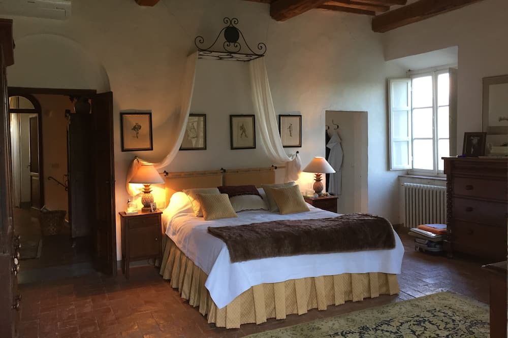 Photo of Bedroom in Villabuona