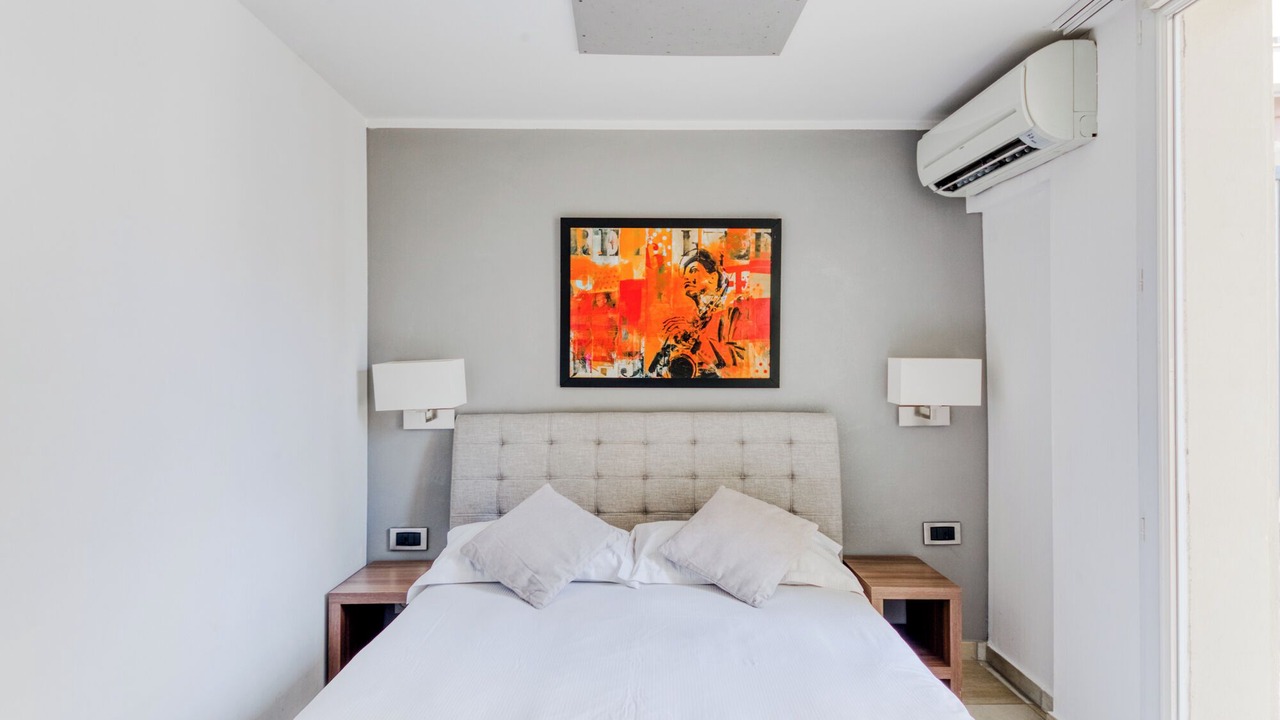 Photo of Bedroom in Juan-les-Pins