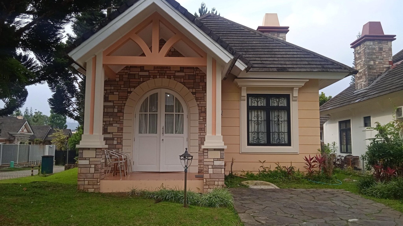Photo of Buildings in Cipanas