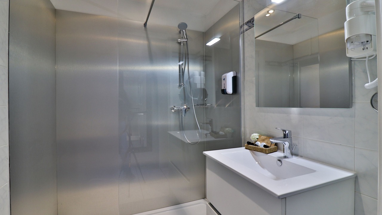 Photo of Bathroom in Golfe Juan