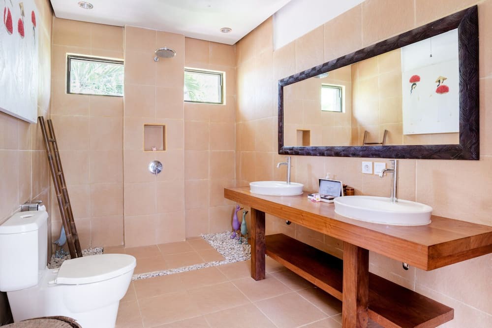 Photo of Bathroom in Bengkel