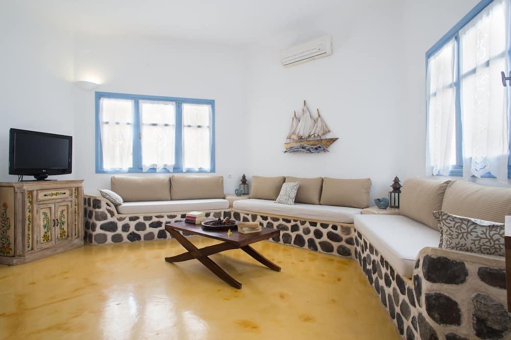 Photo of Livingroom in Agia Paraskevi