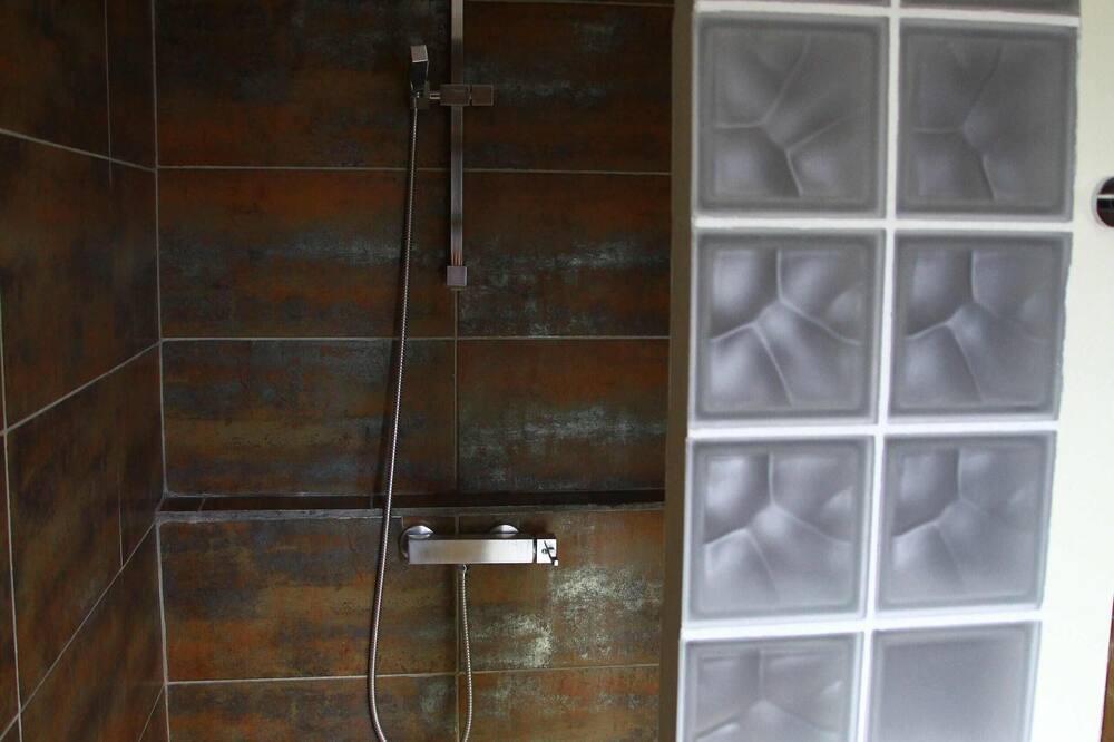 Photo of Bathroom in Peille
