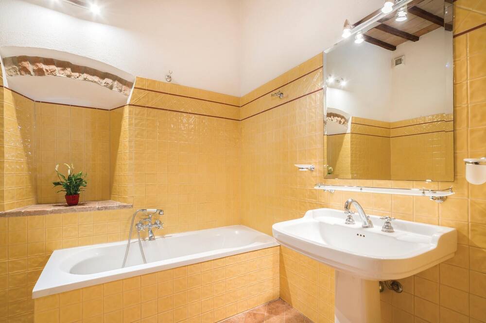 Photo of Bathroom in Monticchiello