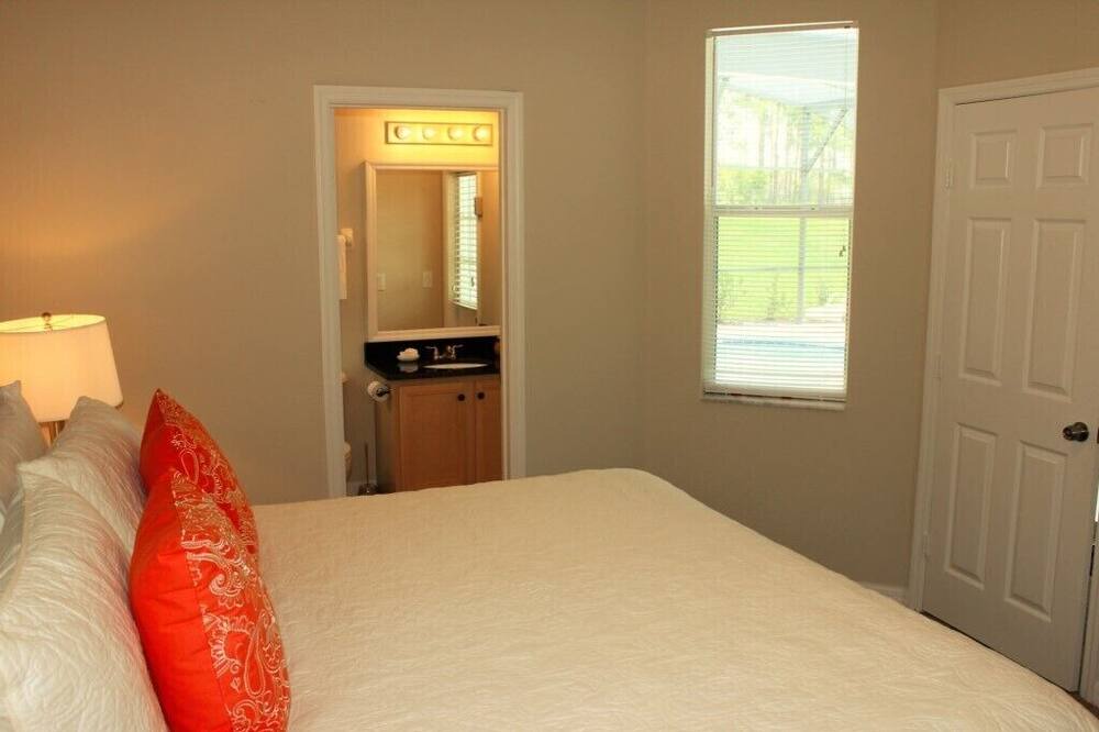 Photo of Bedroom in Florida Pines