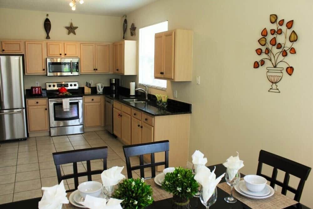 Photo of Kitchen in Florida Pines