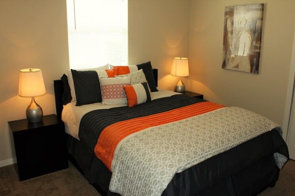 Photo of Bedroom in Florida Pines