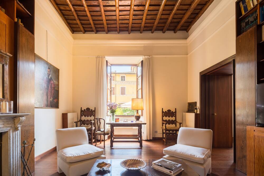 Photo of Livingroom in Rione IX Pigna