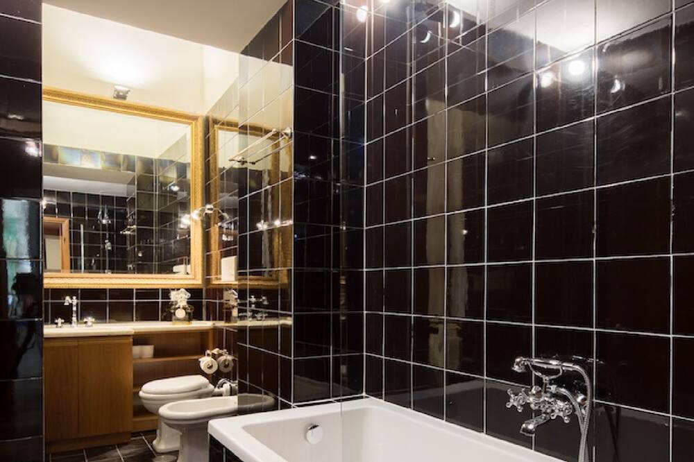 Photo of Bathroom in Rione IX Pigna