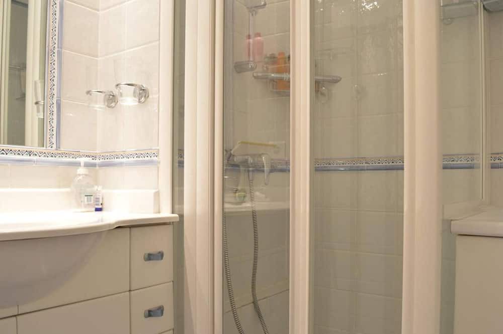 Photo of Bathroom in Plage de la Garonnette