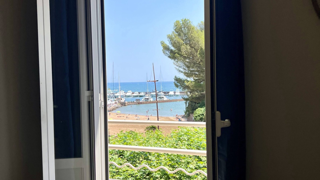 Photo of Patio Balcony in Mandelieu-la-Napoule Beach