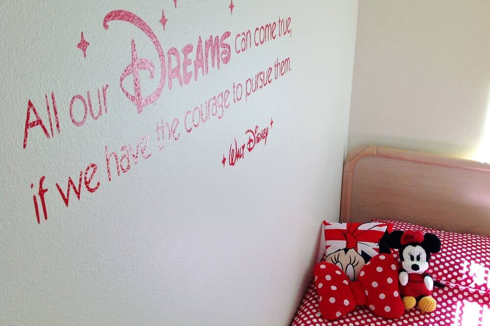 Photo of Bedroom in Sunset Lakes