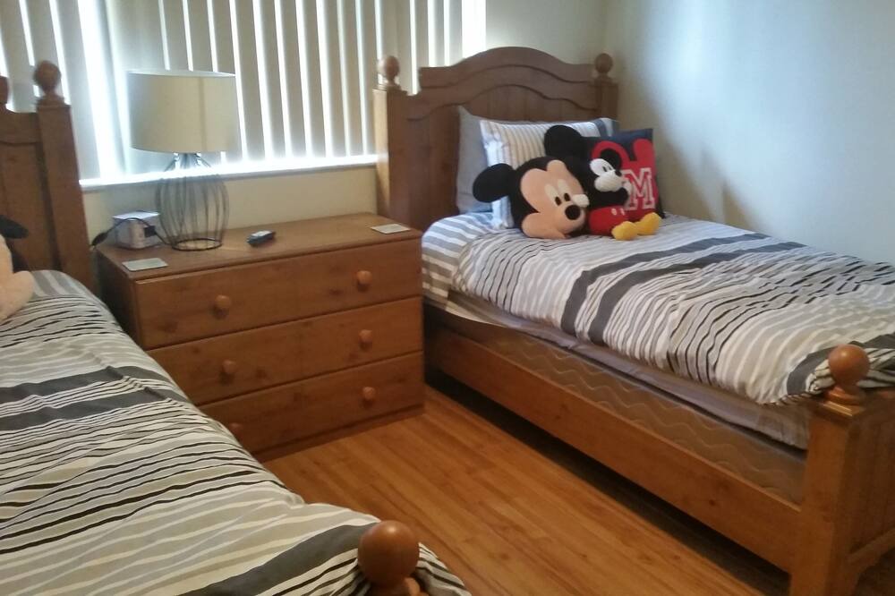 Photo of Bedroom in Sunset Lakes