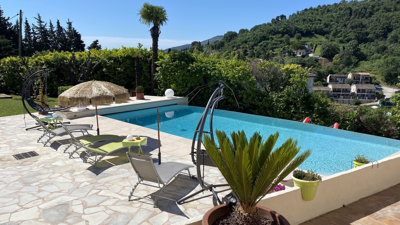 Photo of Bedroom in Auribeau-sur-Siagne