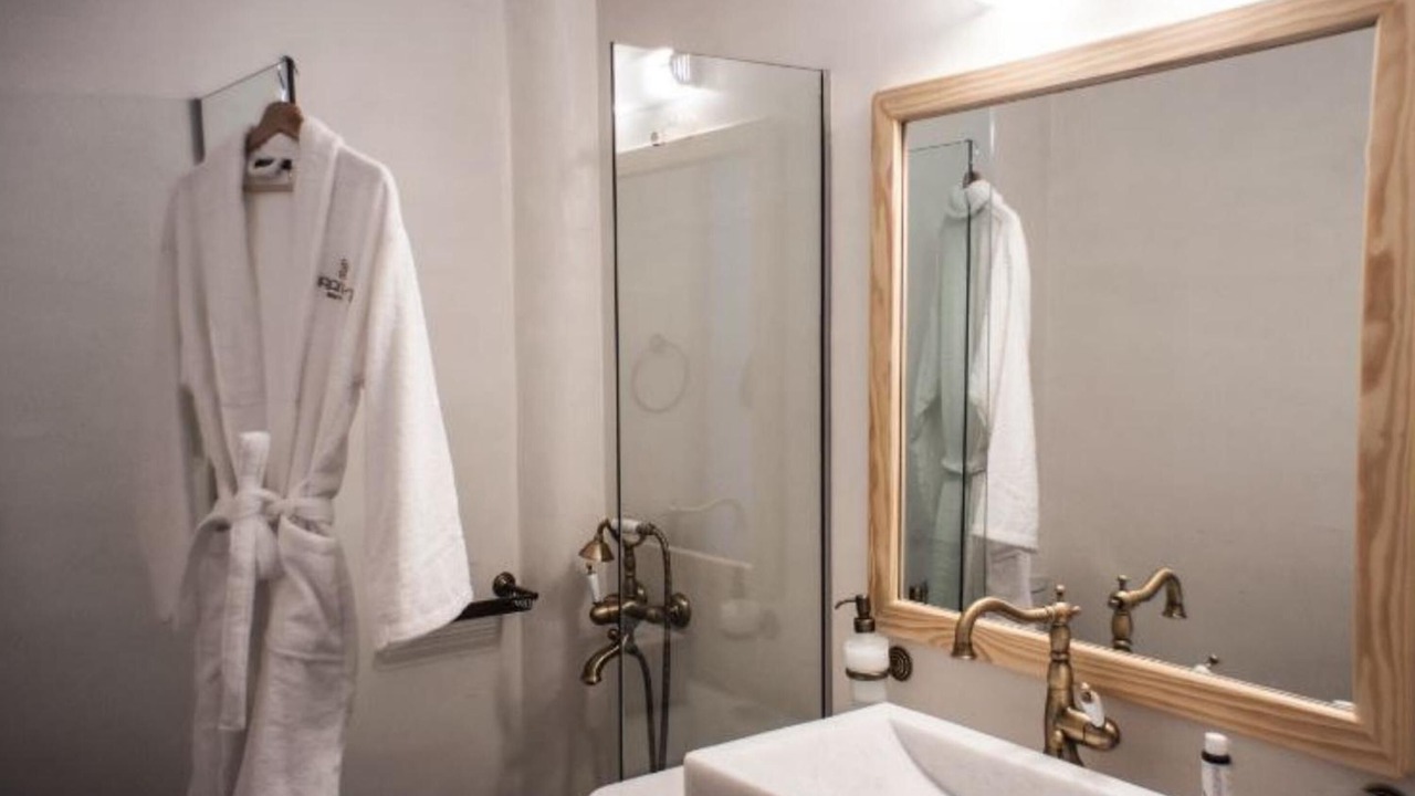 Photo of Bathroom in Perissa