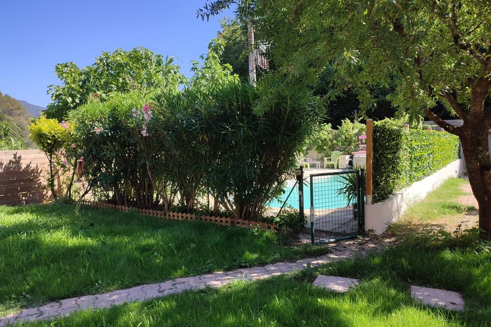 Photo of Outdoor in Saint-Andre-de-la-Roche