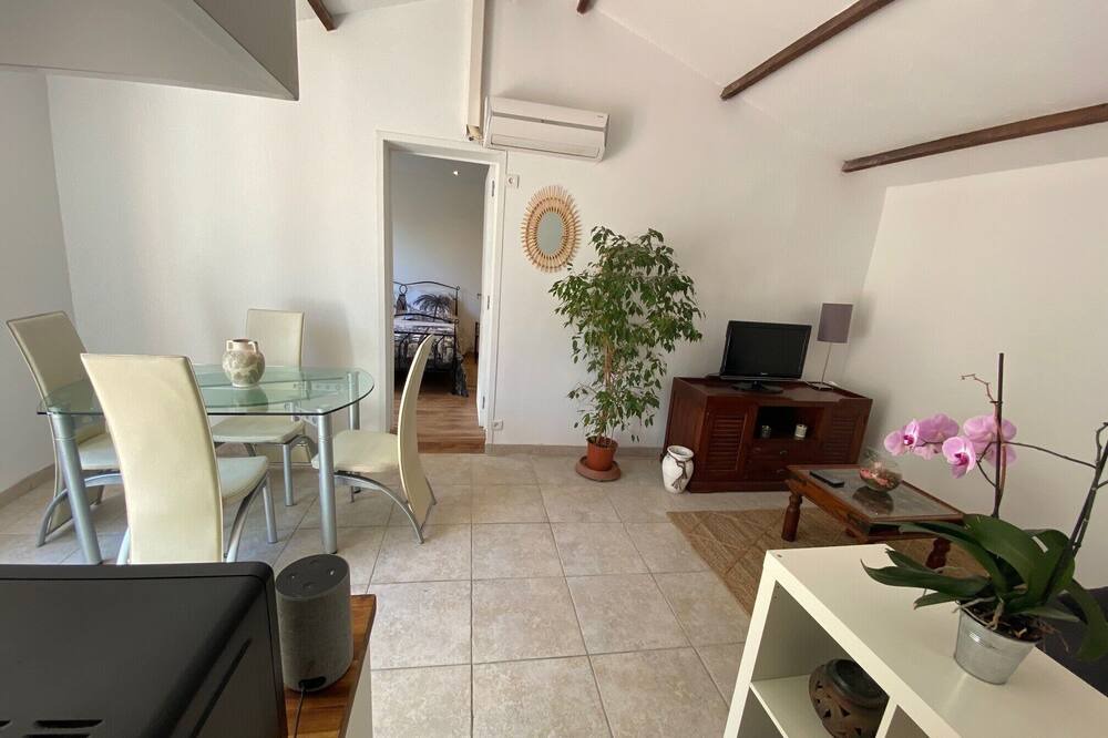 Photo of Livingroom in Saint-Andre-de-la-Roche