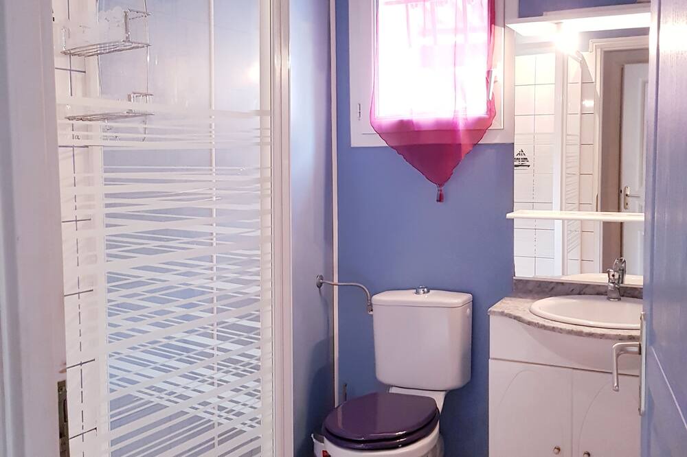Photo of Bathroom in Saint-Andre-de-la-Roche