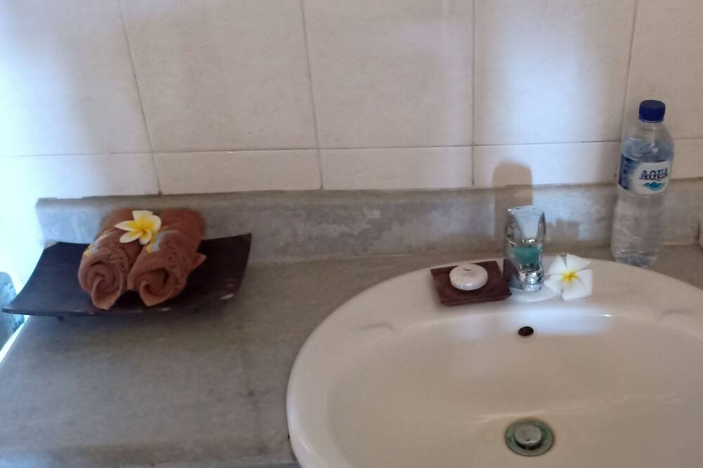 Photo of Bathroom in Jungut Batu