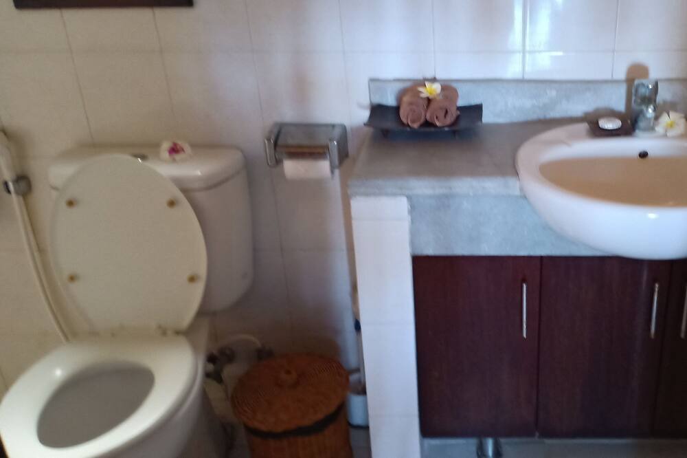 Photo of Bathroom in Jungut Batu