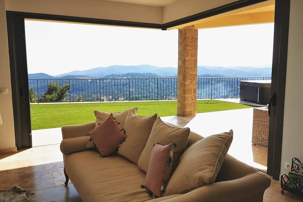 Photo of Livingroom in Speracedes