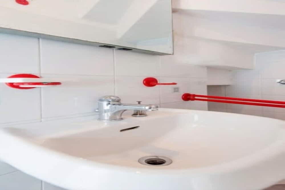 Photo of Bathroom in Fosdinovo