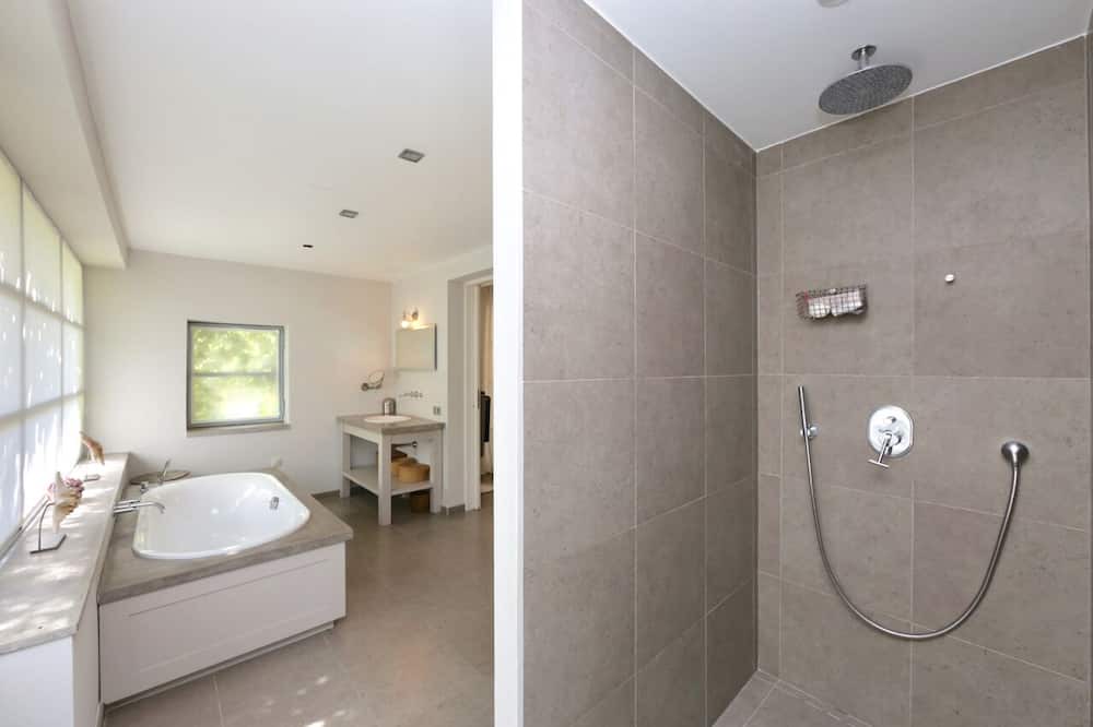 Photo of Bathroom in Saint-Tropez City Centre