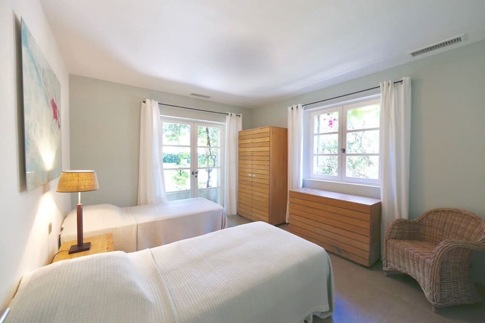 Photo of Bedroom in Saint-Tropez City Centre