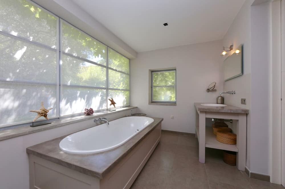Photo of Bathroom in Saint-Tropez City Centre