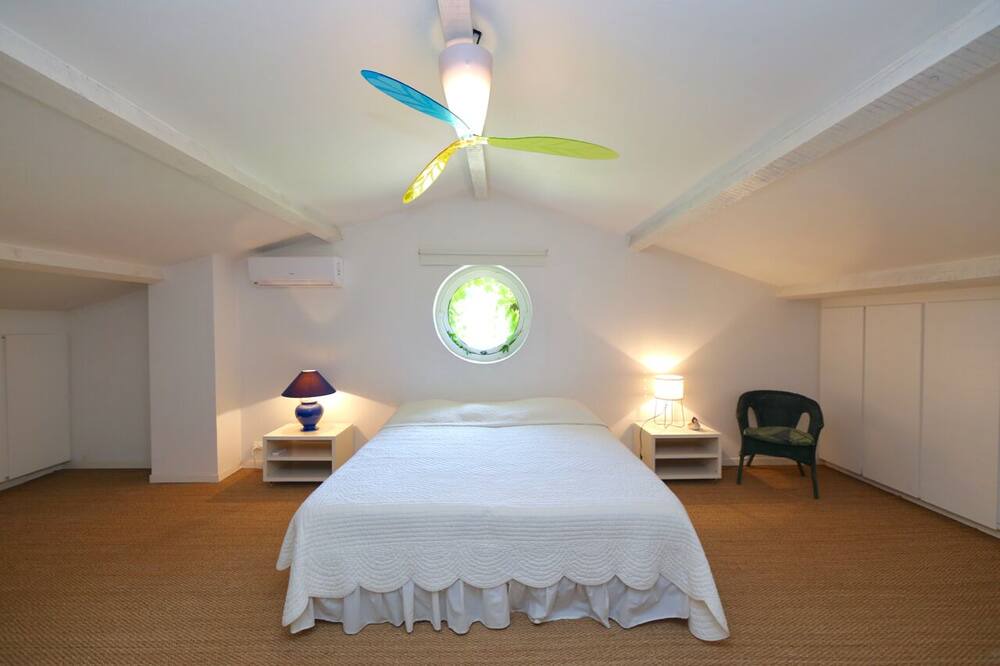 Photo of Bedroom in Saint-Tropez City Centre
